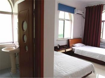 Longtai Star Hotel Qingdao Esterno foto